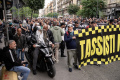 NAPOLİ'DE TAKSİCİLER GÖSTERİ DÜZENLEDİ