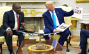 BEYAZ SARAY'DA İKİNCİ ZELENSKİ VAKASI: TRUMP, GÜNEY AFRİKA LİDERİ İLE TARTIŞTI