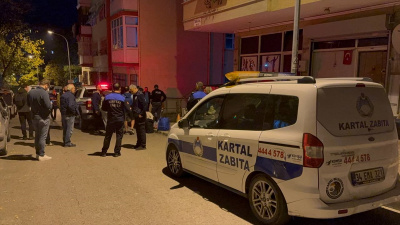 İSTANBUL - KARTAL'DA KOLONLARINDA ÇATLAK OLUŞAN 4 KATLI BİNA BOŞALTILDI