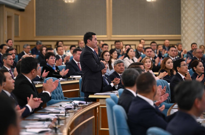 KAZAKİSTAN'DA YENİ PARLAMENTONUN BAŞKANI AYBEK DADEBAY OLDU
