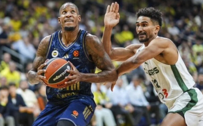 FENERBAHÇE TARFİN KONUK ETTİĞİ ZALGİRİS'İ 99-80 YENDİ
