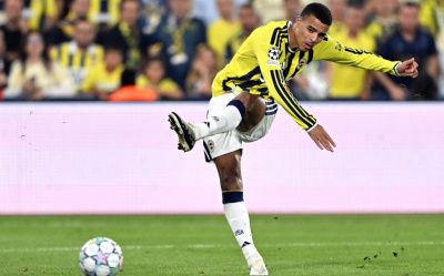 FENERBAHÇE, UEFA ŞAMPİYONLAR LİGİ'NDE BUGÜN ASTON VİLLA'YA KONUK OLACAK