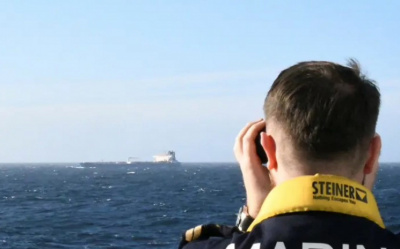 FRANSA, RUSYA'DAN GELEN PETROL TANKERİNİ AKDENİZ'DE DENETLEDİ