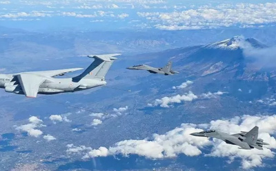 HİNDİSTAN'DA ORDUYA AİT EĞİTİM UÇAĞI DÜŞTÜ