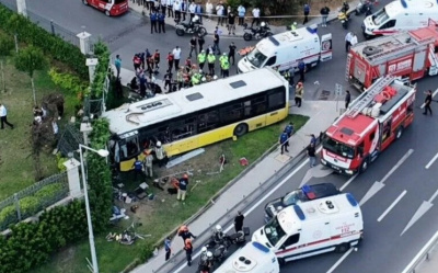ZEYTİNBURNU'NDA İETT OTOBÜSÜ KAZASINDA 2 KİŞİ ÖLDÜ, 16 KİŞİ YARALANDI