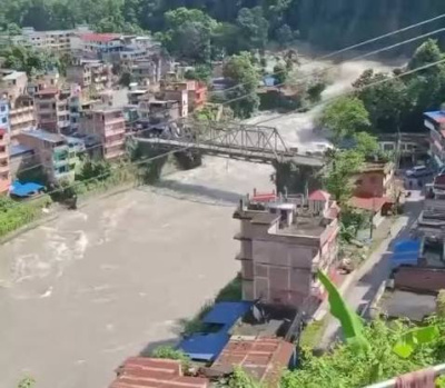 BARAJ ÇÖKTÜ, NEPAL'DE ACİL TAHLİYE UYARISI