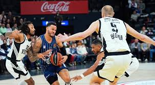 ANADOLU EFES'TEN EUROLEAGUE'DE ÜST ÜSTE 3. GALİBİYET