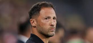 FENERBAHÇE'NİN HOCASI TEDESCO MÜŞAHEDE ALTINA ALINDI