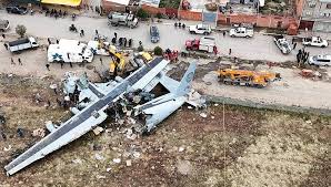 BOLİVYA'DA KARGO UÇAĞININ DÜŞMESİ SONUCU ÖLENLERİN SAYISI 22'YE ÇIKTI