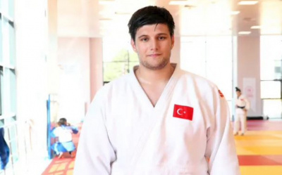 İBRAHİM TATAROĞLU'NDAN BRONZ MADALYA