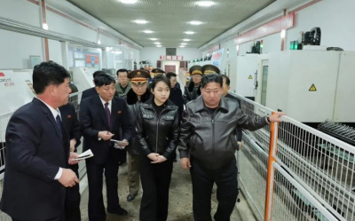 KUZEY KORE LİDERİ KİM, KIZI İLE BİRLİKTE 