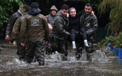ŞİLİ'DE ŞİDDETLİ YAĞIŞLAR NEDENİYLE ACİL DURUM İLAN EDİLDİ