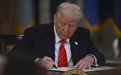 TRUMP, VENEZUELA PETROLÜNÜN SATIŞ GELİRİNİ KORUMA AMAÇLI BAŞKANLIK KARARNAMESİNİ İMZALADI