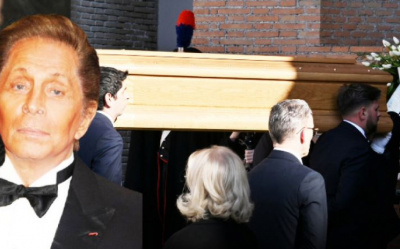 ÜNLÜ İTALYAN MODACI VALENTİNO, ROMA'DA SON YOLCULUĞUNA UĞURLANDI