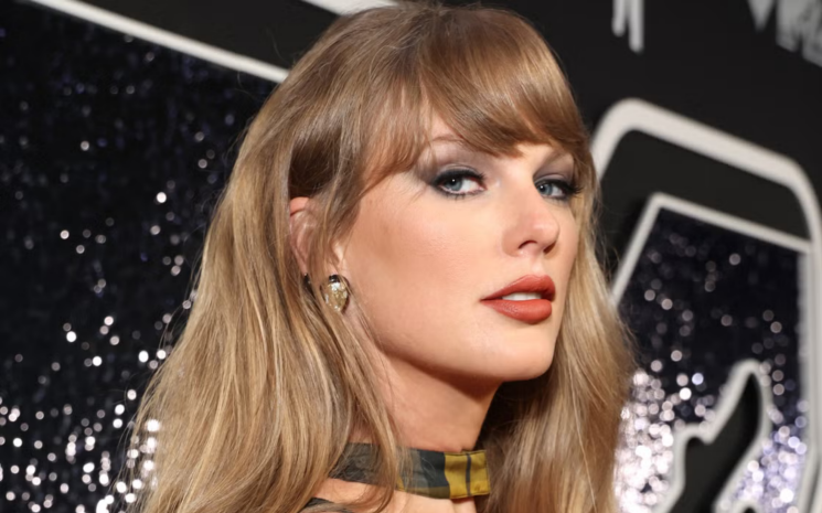 Taylor Swift, VMA'lerin ilk Artist Director ödülünü alıyor