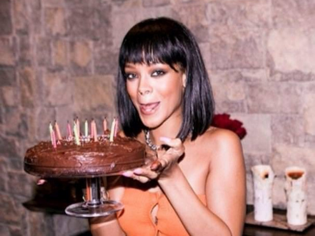 Sanatçılar Rihanna'nın doğumgününü kutladı