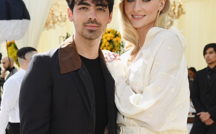 Sophie Turner ve Joe Jonas, sağlık çalışanlarına yemek yardımında bulundu.