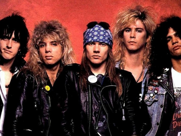Guns N 'Roses 2021 tur tarihlerini yeniden planladı.