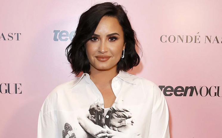 Demi Lovato arkadaşlarının ısrarıyla remix çıkardı.
