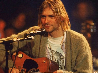 Kurt Cobain'in gitarı rekor fiyata satıldı