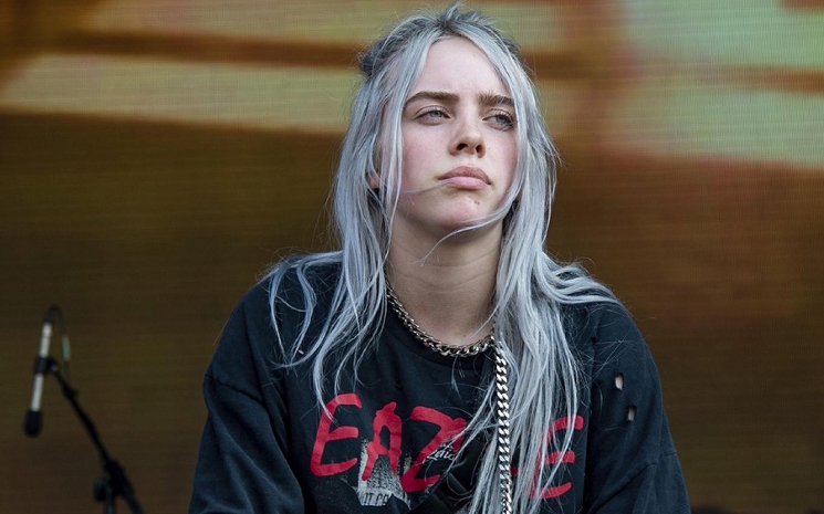 Billie Eilish yalnız kalmaktan memnun olduğunu söyledi.