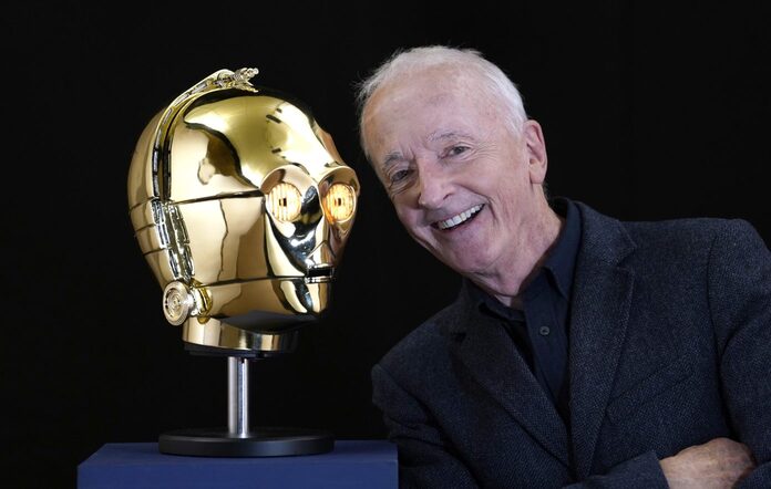 'Star Wars  C3PO kaskının 1 milyon £'a satılması bekleniyor