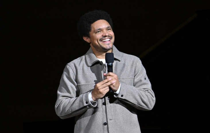 Trevor Noah, 2026 Grammy Ödülleri'ni 6.ve son kez sunacak.