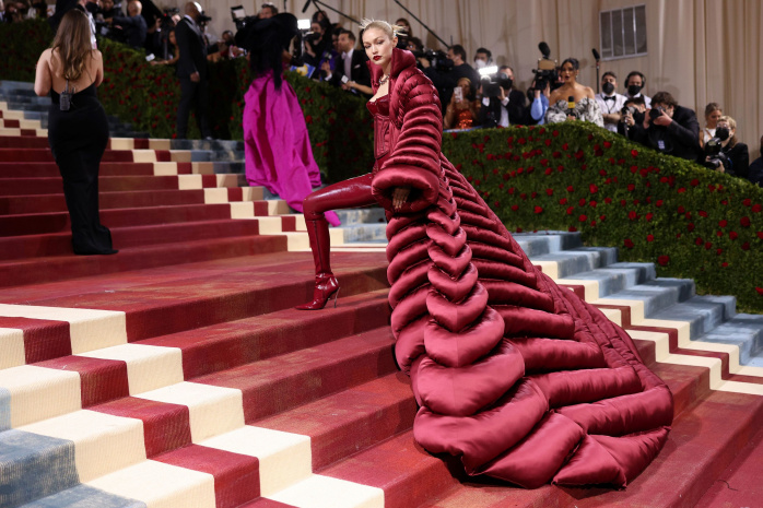 MET Gala'da yıldızlar geçidi vard.