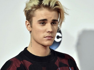 Justin Bieber Grammy 'de aday olduğu kategoriye tepki gösterdi