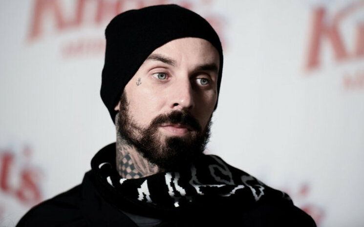 Travis Barker Los Angeles'da hastaneye kaldırıldı.