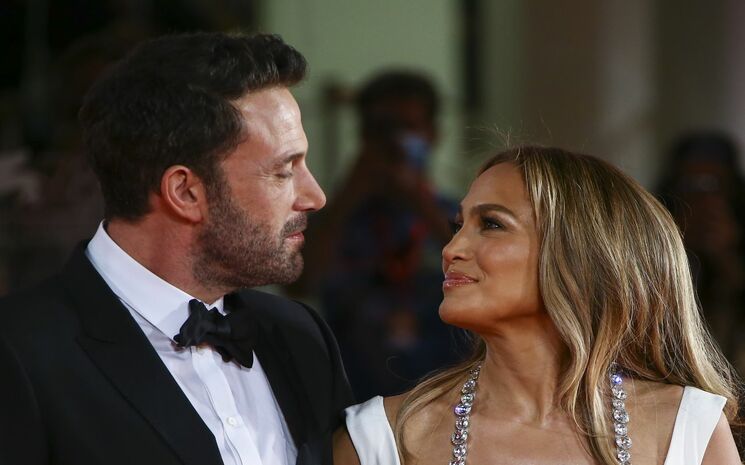 Jennifer Lopez ve  Ben Affleck Las Vegas'da evlendi.