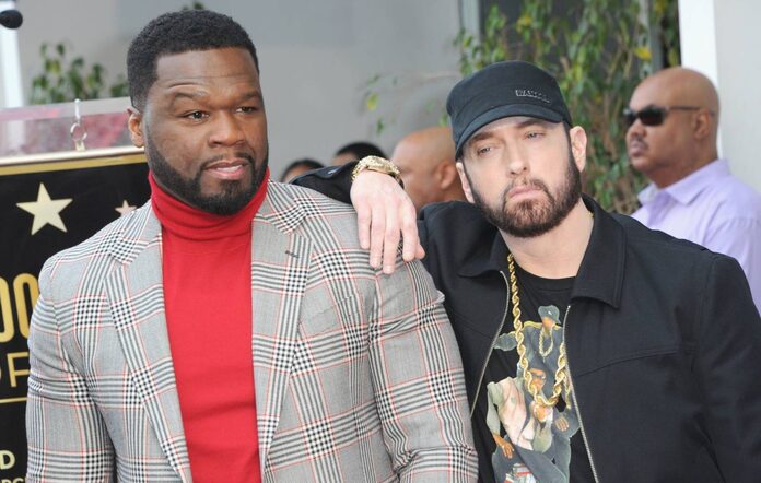 Eminem, 50 Cent'in Michigan'daki şovuna sürpriz bir şekilde katıldı.