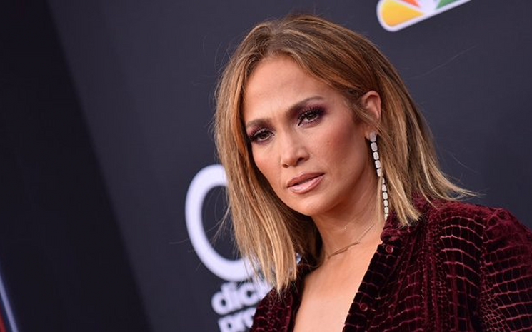 Jennifer Lopez evlilikte acele etmeyecek.