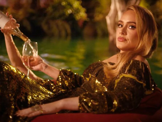 Adele'in  'I Drink Wine' klibi yakında yayınlanacak
