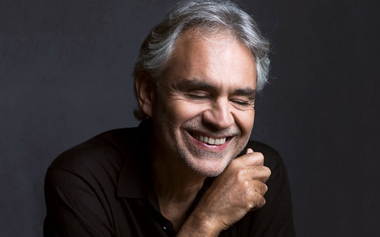 Andrea Bocelli ilk kez 1 numarayı gördü