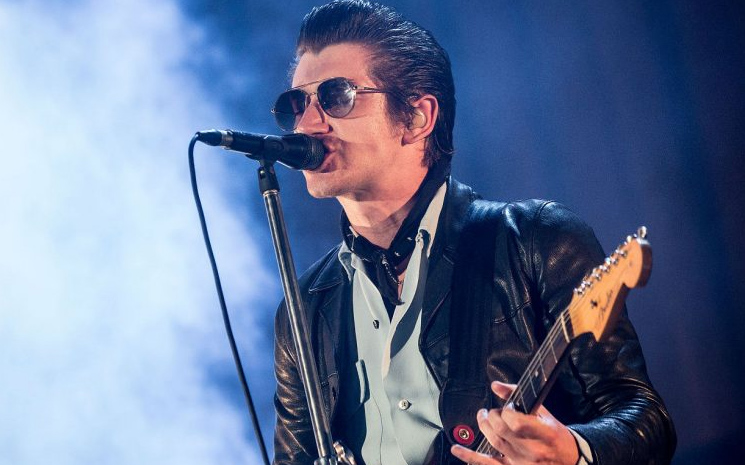 Arctic Monkeys, turnesinin son konserini verdi
