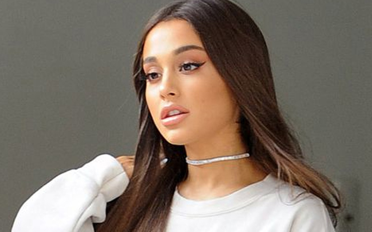 Ariana Grande'den Kraliçe Elizabeth'e olumsuz yanıt geldi.