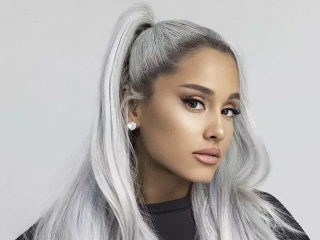 Ariana Grande  yeni albümünün bu ay yayınlanacağını açıkladı.