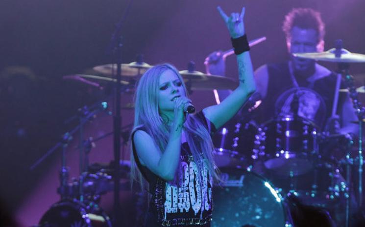 Avril Lavigne uzun bir aradan sonra albümünü yayınladı