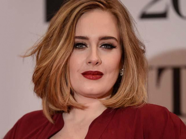 Adele Las Vegas'a milyon dolarlık ev için anlaşma yapmaya hazırlanıyor