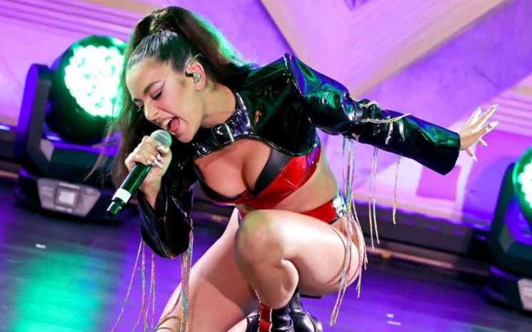 Charli XCX Radio 1 Big Weekend performansını iptal etti