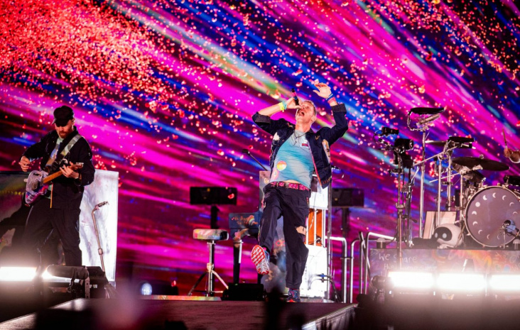 Coldplay, yeni şarkıları 'Good Feelings'i  ilk defa Roma konserinde söyledi