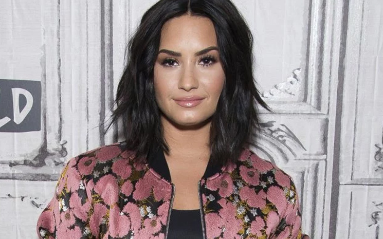 Demi Lovato tedavi sonrasında ilk fotoğrafını paylaştı