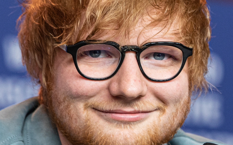 Ed Sheeran, 1 milyon poundtan fazla bağış yaptı.