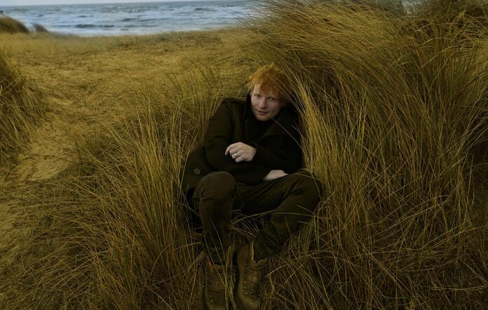 Ed Sheeran,12 yeni müzik videosu ile 'Subtract' adlı albümünü yayınladı.