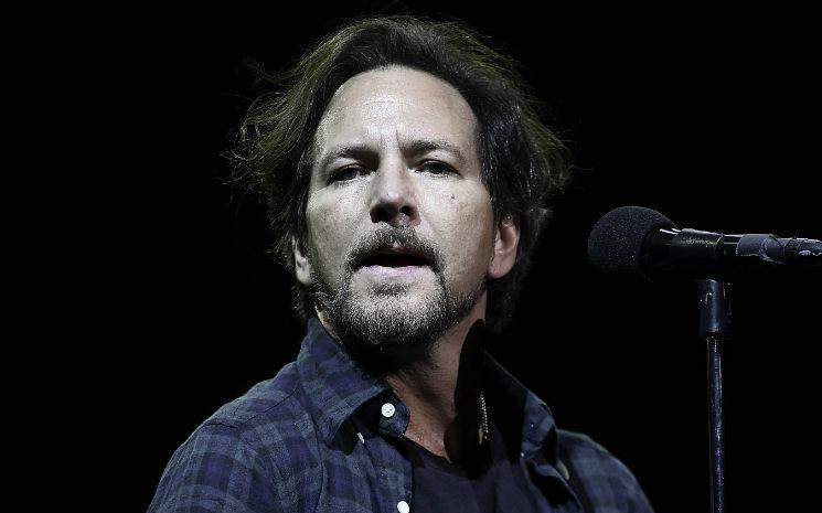 Ohana Fest'de sahne alan Vedder, festivale gelen izleyicilere sürpriz yaptı