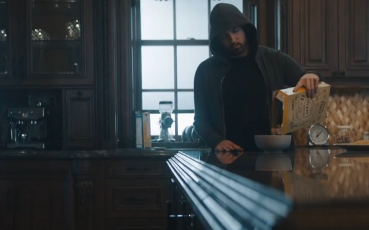 Eminem \"Good Guy\" için yeni bir klip yayınladı.