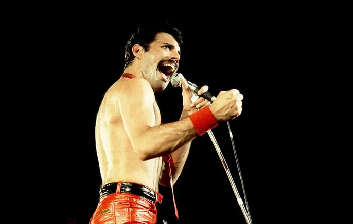Yeni  Freddie Mercury sergisi Londra'da  Sotheby's da açıldı