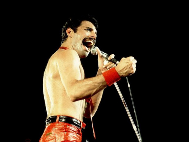 Hayranları Freddie Mercury'nin 75. doğum gününde O'nu andılar.