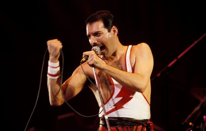 Freddie Mercury'nin kişisel eşyaları açık artırmaya çıkıyor.